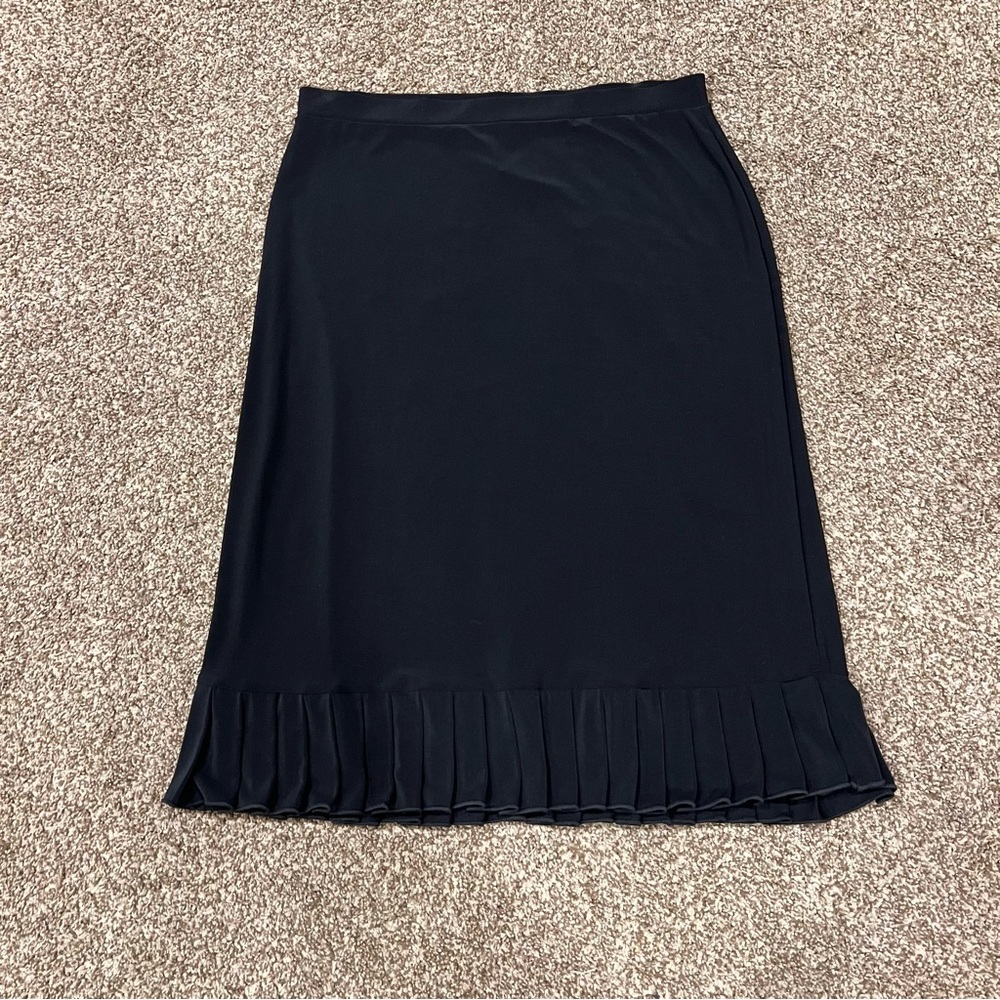 Susan Lawrence Black Midi Skirt Women’s M knee length  stretch Pull on HemPleats